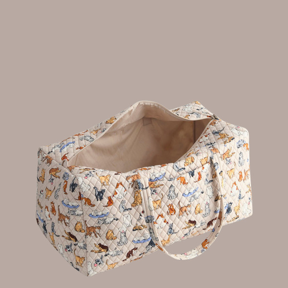 New Vera Bradley XL TRAVEL DUFFEL BAG ~A Cats Life~ Beige w/ Multi Color Cats - Picture 3 of 7
